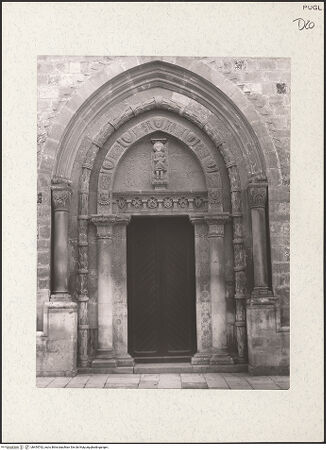 Vorderseite von Bibliotheca Hertziana [https://www.deutsche-digitale-bibliothek.de/content/lizenzen/rv-fz/] Portal (Engel mit Tabernakel und Eucharistie) - Gesamtansicht, bh454762_recto. Foto: Zallinger zu Stillendorf, Marlies von.