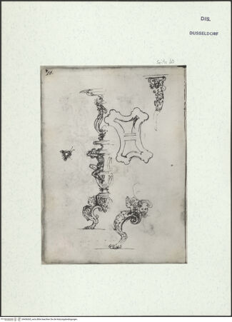 Vorderseite von Museum Kunstpalast [https://www.deutsche-digitale-bibliothek.de/content/lizenzen/rv-ez/] L'arte del disegno, e le vivezze dell'ingegno di Guglielmo della Porta celebre scultore, et architetto ... (2 Bände)Zweiter (kleiner) Band mit zwei Skizzenbüchern und einem angefügten KonvolutDas zweite SkizzenheftSeite 10: Studien zu einem Kandelaber auf drei Füßen; Grundriss der Verstrebungen eines Prunktisches - , bh456365_recto. Foto.