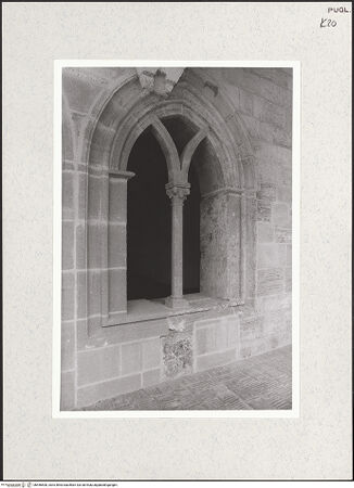 Vorderseite von Bruzelius, Caroline [https://www.deutsche-digitale-bibliothek.de/content/lizenzen/rv-ez/] San Domenico MaggioreChiostro - Fenster, bh456508_recto. Foto: Brummel, Chester.