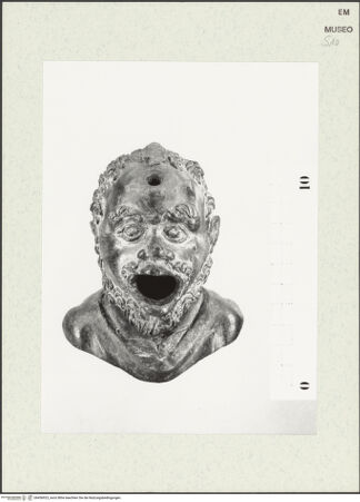 Vorderseite von Sopr. BAA Ravenna, Ferrara e Forlì [https://www.deutsche-digitale-bibliothek.de/content/lizenzen/rv-ez/] Öllampe in Form eines Negerkopfes - Vorderansicht, bh456923_recto. Foto.