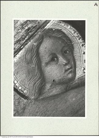 Vorderseite von unbekannt [https://www.deutsche-digitale-bibliothek.de/content/lizenzen/rv-fz/] Zweiseitige ProzessionstafelSchutzmantelmadonna, von zwei Engeln bekrönt - Detail des linken Engels, bh457129_recto. Foto.