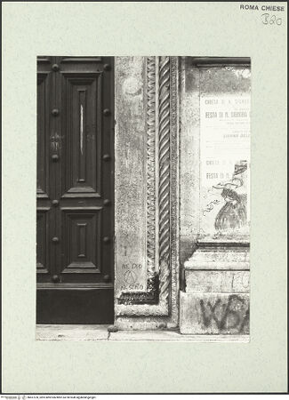 Vorderseite von Bibliotheca Hertziana [https://www.deutsche-digitale-bibliothek.de/content/lizenzen/rv-fz/] Portalskulptur - Architravierung rechts unten, bh457220_recto. Foto: Poeschke, Joachim.