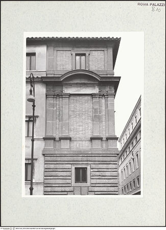 Vorderseite von Bibliotheca Hertziana [https://www.deutsche-digitale-bibliothek.de/content/lizenzen/rv-fz/] Palazzo di Jacopo da Brescia - Seitenfassade, bh457305_recto. Foto.