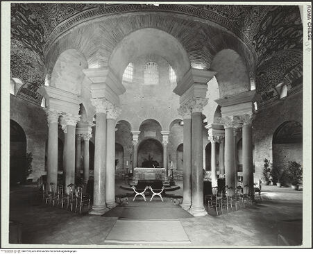 Vorderseite von Bibliotheca Hertziana [https://www.deutsche-digitale-bibliothek.de/content/lizenzen/rv-fz/] Mausoleo di Santa CostanzaInnenraum - Blick vom Eingang Richtung Altar, bh457708_recto. Foto: Savio, Oscar.