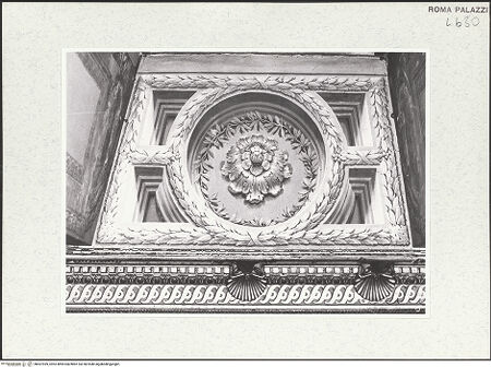 Vorderseite von Sopr. BAS ROMA [https://www.deutsche-digitale-bibliothek.de/content/lizenzen/rv-ez/] Scheinarchitektur mit exotischen GenreszenenScheinarchitektur - Fenstergewände, fingierte Soffitten, bh457959_recto. Foto.