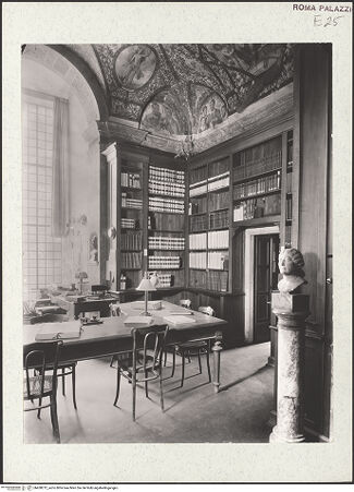 Vorderseite von Bibliotheca Hertziana [https://www.deutsche-digitale-bibliothek.de/content/lizenzen/rv-fz/] Palazzo ZuccariInnenräumeSala Terrena (Raum B 010) - Deckenfresken von Federico Zuccari (1598), bh458212_recto. Foto: Faraglia, Cesare.