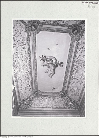 Vorderseite von Sopr. BAS ROMA [https://www.deutsche-digitale-bibliothek.de/content/lizenzen/rv-ez/] Scheinarchitektur mit Landschaftsbild, Figurenkartuschen und Puttenmedaillons - Gewölbe, bh458275_recto. Foto.