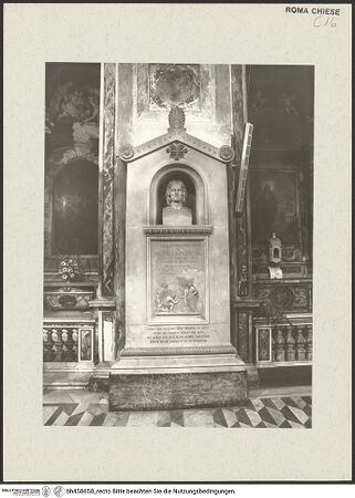 Vorderseite von Bibliotheca Hertziana [https://rightsstatements.org/page/CNE/1.0/] Grabmal des Malers Nicolas Poussin - Gesamtansicht, bh458658_recto. Foto: Savio, Oscar.