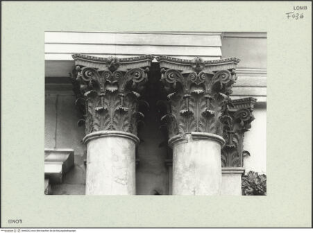 Vorderseite von Bibliotheca Hertziana [https://www.deutsche-digitale-bibliothek.de/content/lizenzen/rv-fz/] Korinthische Kapitelle - Gesamtansicht, bh460202_recto. Foto: Fichera, Gabriele.