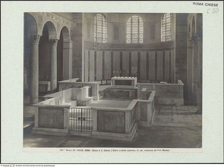 Vorderseite von Alinari [https://www.deutsche-digitale-bibliothek.de/content/lizenzen/rv-fz/] Santa Sabina - Schola cantorum und Apsis, bh460369_recto. Foto.