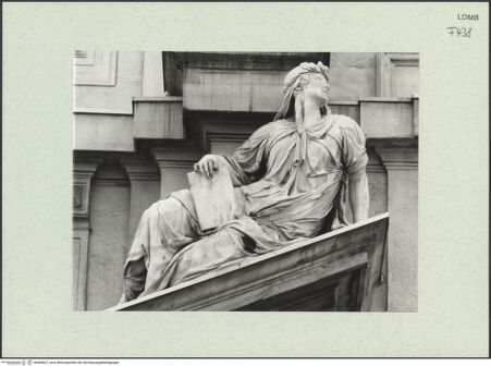 Vorderseite von Bibliotheca Hertziana [https://www.deutsche-digitale-bibliothek.de/content/lizenzen/rv-fz/] 2 SibyllenLinke Sibylle - Gesamtansicht, bh460827_recto. Foto.