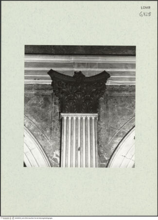 Vorderseite von Bibliotheca Hertziana [https://www.deutsche-digitale-bibliothek.de/content/lizenzen/rv-fz/] Santa Maria presso San Celso - Langhaus, Bronzekapitell mit Architravabschnitt, bh460835_recto. Foto: Fichera, Gabriele.