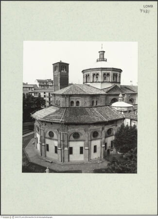 Vorderseite von Bibliotheca Hertziana [https://www.deutsche-digitale-bibliothek.de/content/lizenzen/rv-fz/] Santa Maria presso San CelsoChor und Ostbau - Ostpartie von Nordosten, bh461079_recto. Foto: Fichera, Gabriele.