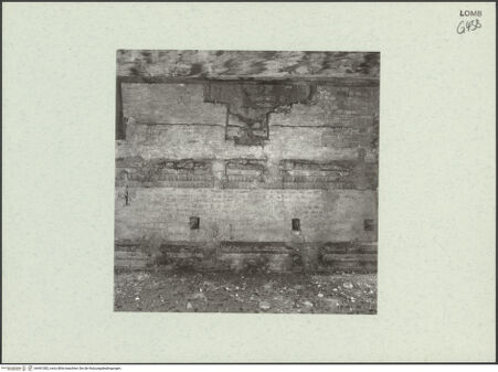 Vorderseite von Bibliotheca Hertziana [https://www.deutsche-digitale-bibliothek.de/content/lizenzen/rv-fz/] Santa Maria presso San Celso - Blick vom Dachboden auf den Binnenchor, bh461082_recto. Foto: Fichera, Gabriele.