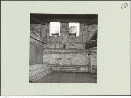 Vorderseite von Bibliotheca Hertziana [https://www.deutsche-digitale-bibliothek.de/content/lizenzen/rv-fz/] Santa Maria presso San Celso - Blick vom Dachboden auf den Binnenchor, bh461083_recto. Foto: Fichera, Gabriele.