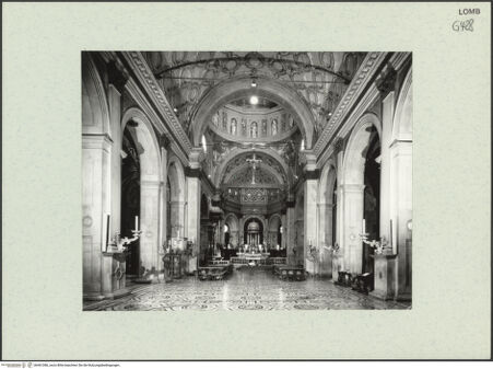 Vorderseite von Bibliotheca Hertziana [https://www.deutsche-digitale-bibliothek.de/content/lizenzen/rv-fz/] Santa Maria presso San Celso - Blick aus dem Langhaus nach Osten, bh461086_recto. Foto: Fichera, Gabriele.