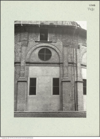 Vorderseite von Bibliotheca Hertziana [https://www.deutsche-digitale-bibliothek.de/content/lizenzen/rv-fz/] Santa Maria presso San CelsoChor und Ostbau - Chorumgang, Arkade, bh461099_recto. Foto: Fichera, Gabriele.