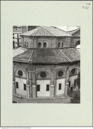Vorderseite von Bibliotheca Hertziana [https://www.deutsche-digitale-bibliothek.de/content/lizenzen/rv-fz/] Santa Maria presso San CelsoChor und Ostbau - Ostpartie von Nordosten, bh461102_recto. Foto: Fichera, Gabriele.