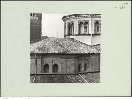 Vorderseite von Bibliotheca Hertziana [https://www.deutsche-digitale-bibliothek.de/content/lizenzen/rv-fz/] Santa Maria presso San CelsoChor und Ostbau - Binnenchor von Nordosten, bh461108_recto. Foto: Fichera, Gabriele.