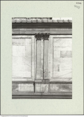 Vorderseite von Bibliotheca Hertziana [https://www.deutsche-digitale-bibliothek.de/content/lizenzen/rv-fz/] Santa Maria presso San CelsoWestfassade - Doppelpilaster, bh461142_recto. Foto: Fichera, Gabriele.