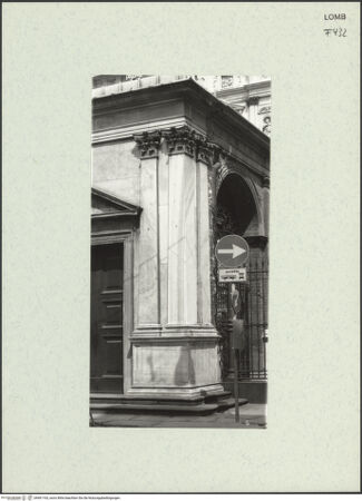 Vorderseite von Bibliotheca Hertziana [https://www.deutsche-digitale-bibliothek.de/content/lizenzen/rv-fz/] Santa Maria presso San CelsoWestfassade - Südwestecke von Südwesten, bh461163_recto. Foto: Fichera, Gabriele.