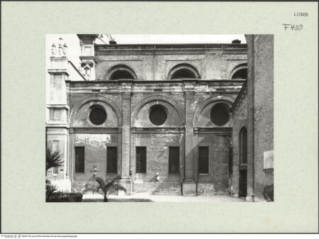 Vorderseite von Bibliotheca Hertziana [https://www.deutsche-digitale-bibliothek.de/content/lizenzen/rv-fz/] Santa Maria presso San CelsoSüdfassade - Teilansicht, bh461476_recto. Foto: Fichera, Gabriele.