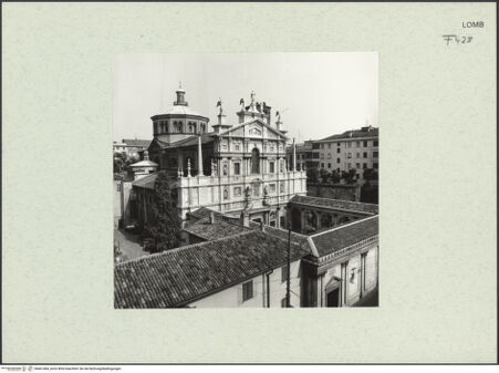 Vorderseite von Bibliotheca Hertziana [https://www.deutsche-digitale-bibliothek.de/content/lizenzen/rv-fz/] Santa Maria presso San Celso - Blick von Nordwesten, bh461484_recto. Foto: Fichera, Gabriele.