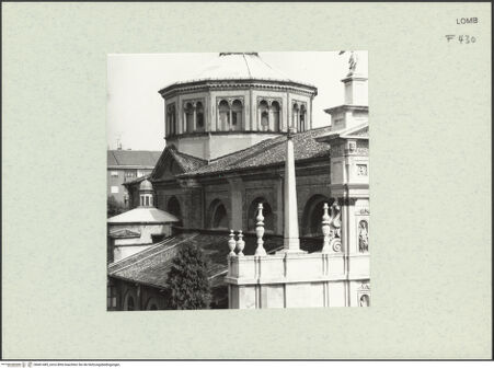 Vorderseite von Bibliotheca Hertziana [https://www.deutsche-digitale-bibliothek.de/content/lizenzen/rv-fz/] Santa Maria presso San CelsoVierung und Kuppel - Kuppel und Nordflanke von Nordwesten, bh461485_recto. Foto: Fichera, Gabriele.