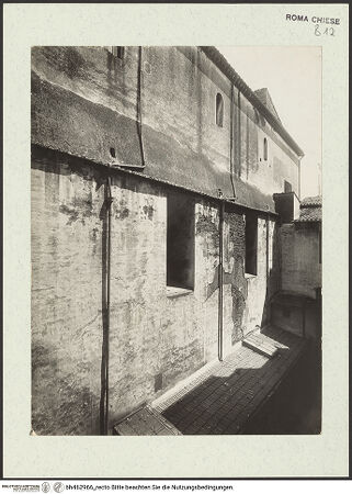 Vorderseite von unbekannt [https://www.deutsche-digitale-bibliothek.de/content/lizenzen/rv-fz/] Santa Croce in Gerusalemme - Rechte Seitenfront von Westen, bh462966_recto. Foto.