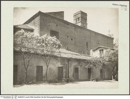 Vorderseite von DAI [https://www.deutsche-digitale-bibliothek.de/content/lizenzen/rv-fz/] Santa Croce in Gerusalemme - Linke Seitenfront aus Osten, bh463017_recto. Foto.