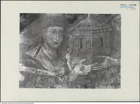 Vorderseite von ICCD [https://www.deutsche-digitale-bibliothek.de/content/lizenzen/rv-ez/] FreskenzyklusPapst Nikolaus III., in Begleitung von Petrus und Paulus, präsentiert das Modell von Sancta Sanctorum - Kopfdetail des Papstes und das Kirchenmodell, vor der Restaurierung 1992-1994, bh463723_recto. Foto.