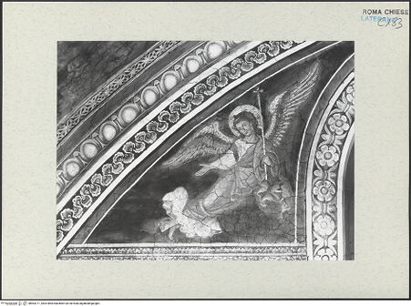 Vorderseite von ICCD [https://www.deutsche-digitale-bibliothek.de/content/lizenzen/rv-ez/] FreskenzyklusEngelspaare - Westseite, linker Engel, vor der Restaurierung 1992-1994, bh463771_recto. Foto.