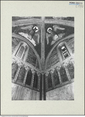 Vorderseite von ICCD [https://www.deutsche-digitale-bibliothek.de/content/lizenzen/rv-ez/] Scala SantaSancta Sanctorum - Nordwestecke, Blendgalerie, Lünetten und Gewölbesegel, bh463951_recto. Foto.