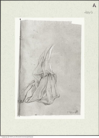 Vorderseite von Istituto Nazionale per la Grafica [https://www.deutsche-digitale-bibliothek.de/content/lizenzen/rv-ez/] Draperiestudie - , bh464573_recto. Foto.