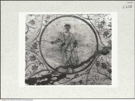 Vorderseite von Bibliotheca Hertziana [https://www.deutsche-digitale-bibliothek.de/content/lizenzen/rv-fz/] Christus mit der Rute im Clipeus, umgeben von Ranken - Teilansicht, bh464959_recto. Foto: Savio, Oscar.