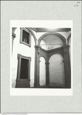 Vorderseite von Bibliotheca Hertziana [https://www.deutsche-digitale-bibliothek.de/content/lizenzen/rv-fz/] Palazzo della PilottaTreppenhaus mit dreiläufiger Ehrentreppe - Ecknische, bh464991_recto. Foto: Krautheimer, Richard.