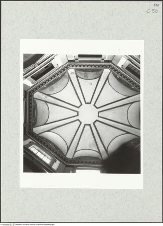 Vorderseite von Bibliotheca Hertziana [https://www.deutsche-digitale-bibliothek.de/content/lizenzen/rv-fz/] Palazzo della PilottaTreppenhaus mit dreiläufiger Ehrentreppe - Kuppel, bh464992_recto. Foto: Krautheimer, Richard.