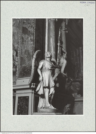 Vorderseite von Sopr. BAS ROMA [https://www.deutsche-digitale-bibliothek.de/content/lizenzen/rv-ez/] Engel mit Füllhorn (Kerzenträger) - Rechte Seite, bh465194_recto. Foto.