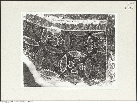 Vorderseite von Bibliotheca Hertziana [https://www.deutsche-digitale-bibliothek.de/content/lizenzen/rv-fz/] Arcosolium des heiligen (?) Quodvultdeus, Bischof von Karthago - Detail des Mosaiks der Bogenlaibung, bh465786_recto. Foto: Savio, Oscar.