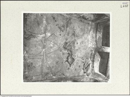 Vorderseite von Bibliotheca Hertziana [https://www.deutsche-digitale-bibliothek.de/content/lizenzen/rv-fz/] Catacombe di San GennaroVestibolo Inferiore - Gewölbe der seitlichen Grabkammer, bh465895_recto. Foto: Savio, Oscar.