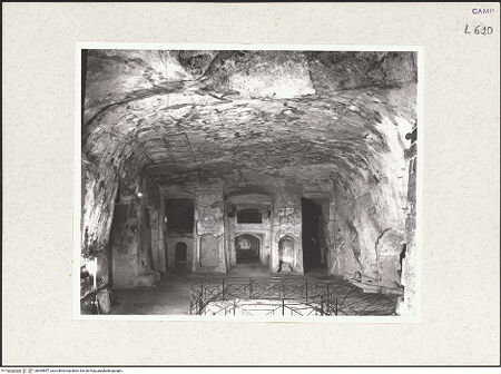 Vorderseite von Bibliotheca Hertziana [https://www.deutsche-digitale-bibliothek.de/content/lizenzen/rv-fz/] Catacombe di San GennaroVestibolo Inferiore - Innenansicht, bh465897_recto. Foto: Savio, Oscar.