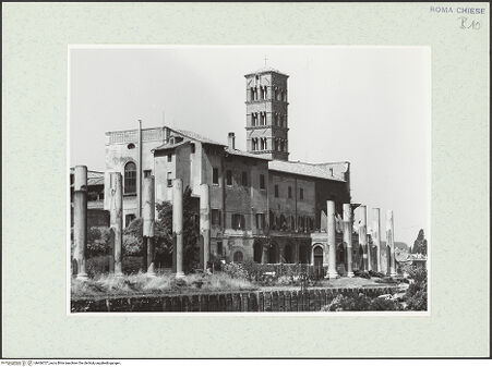 Vorderseite von Sopr. BAS ROMA [https://www.deutsche-digitale-bibliothek.de/content/lizenzen/rv-ez/] Santa Maria Nova - Außenansicht des Klosterkomplexes von Norden, bh466727_recto. Foto.