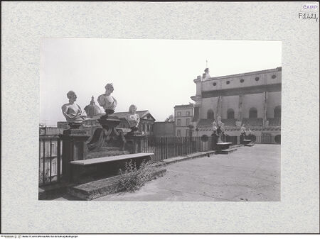 Vorderseite von Bibliotheca Hertziana [https://www.deutsche-digitale-bibliothek.de/content/lizenzen/rv-fz/] Monastero dei Santi Severino e SossioSanti Severino e Sossio - Südflanke, bh466772_recto. Foto: Savio, Oscar.