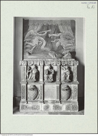Vorderseite von Sopr. BAS ROMA [https://rightsstatements.org/page/CNE/1.0/] Grabmal des Kardinals Marino Vulcani (auch: Marino Bulcano) - , bh467221_recto. Foto.