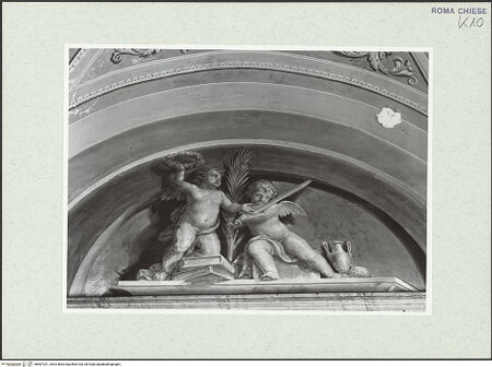 Vorderseite von Sopr. BAS ROMA [https://www.deutsche-digitale-bibliothek.de/content/lizenzen/rv-ez/] Putten mit Symbolen des Triumphes des christlichen Glaubens - , bh467241_recto. Foto.