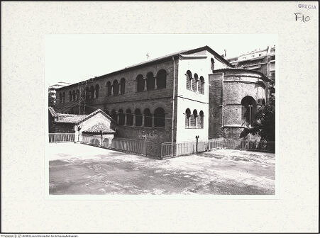 Vorderseite von Brenk [https://rightsstatements.org/page/CNE/1.0/] Panagia Acheiropoiitos - Südseite und Ostabschluss, bh468022_recto. Foto.