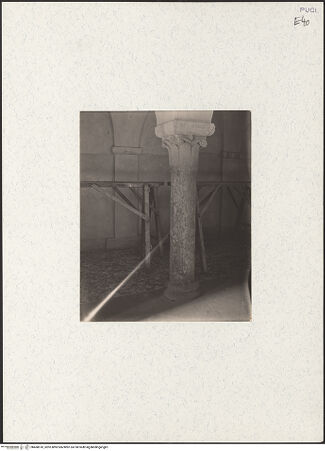 Vorderseite von Bibliotheca Hertziana [https://www.deutsche-digitale-bibliothek.de/content/lizenzen/rv-fz/] CattedraleUnterkircheSanta Maria della Scala - Ansicht einer Säule (vor der Restaurierung), bh468510_recto. Foto: Krautheimer, Richard.