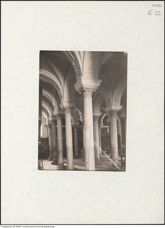 Vorderseite von Bibliotheca Hertziana [https://www.deutsche-digitale-bibliothek.de/content/lizenzen/rv-fz/] CattedraleUnterkircheCripta di San Nicola - Blick auf die Südapsis von Nordwesten (vor der Restaurierung), bh468517_recto. Foto.