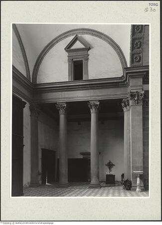 Vorderseite von Lieberman, Ralph [https://www.deutsche-digitale-bibliothek.de/content/lizenzen/rv-ez/] Santissima AnnunziataInnenfassade und Atrium - Atrium (Vorjoch) mit Blick ins linke Seitenschiff, bh468940_recto. Foto: Lieberman, Ralph.