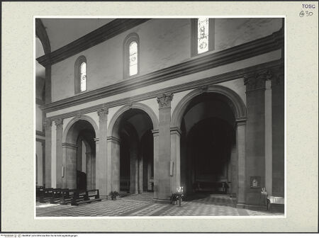 Vorderseite von Lieberman, Ralph [https://www.deutsche-digitale-bibliothek.de/content/lizenzen/rv-ez/] Santissima Annunziata - Rechte (nördliche) Arkade, bh468947_recto. Foto: Lieberman, Ralph.